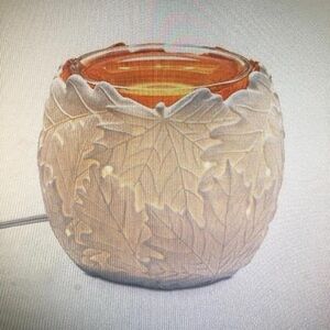 Leaf Patterned Candle Holder